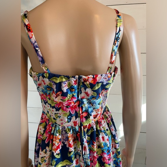 Women’s B.SMART floral dress with back zip up and adjustable straps. - Picture 3 of 7